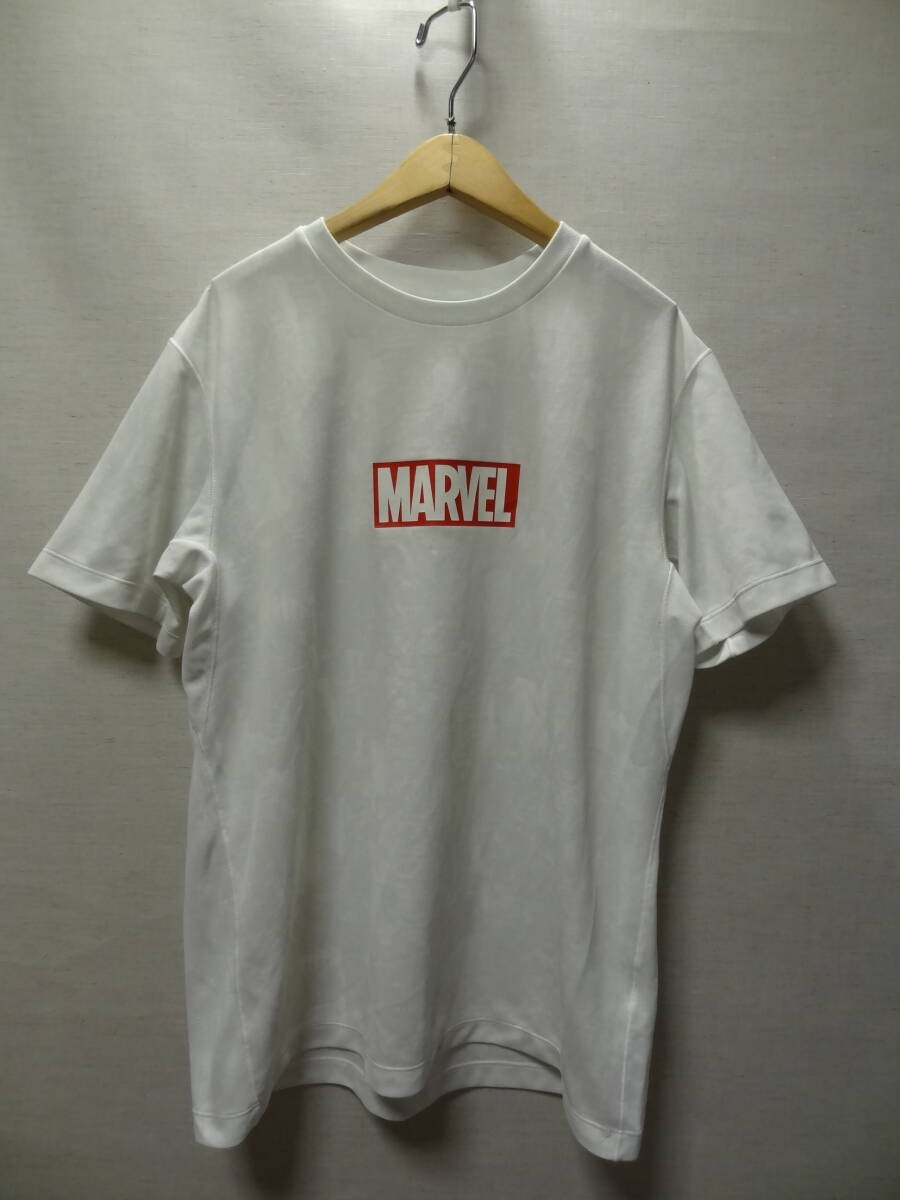 전국 무료 배송 유니클로 X MARVEL 고성능 소재 DRY-EX 남성용 100% 폴리에스터 소재 얇은 풀 패턴 프린트 흰색 반소매 박스 로고 티셔츠 M